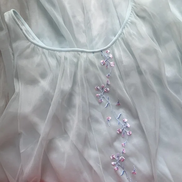 Vintage Vanity Fair Pale Blue Nylon Sheer Short Nightgown Sz S - Picture 4 of 8